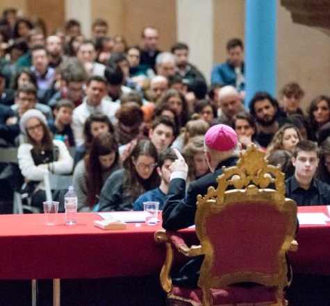 Il Vescovo incontra i giovani