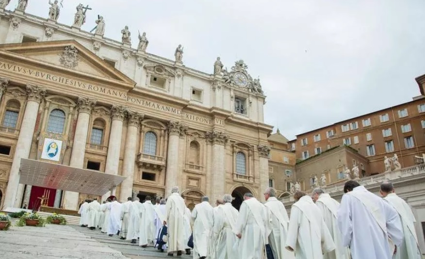 Perché il tema del diaconato è centrale nella Chiesa?