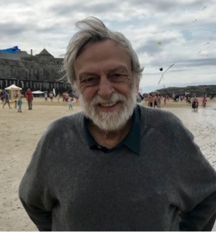 Gino Strada è stato fondatore, chirurgo, direttore esecutivo, l’anima di EMERGENCY.
