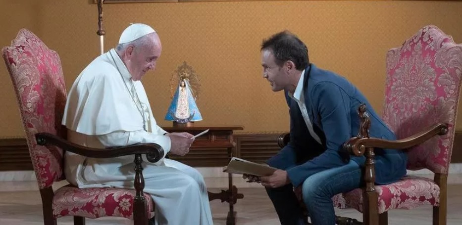 Il Papa: i fedeli “troppo puliti, incapaci di sporcarsi le mani per aiutare, non sono cristiani”