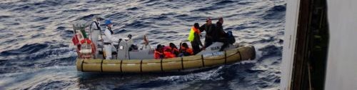 La Libia esplode, in mare si muore