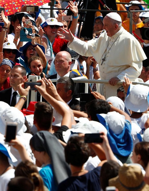 Novantamila per il Papa a San Pietro: “Il male è non fare il bene”