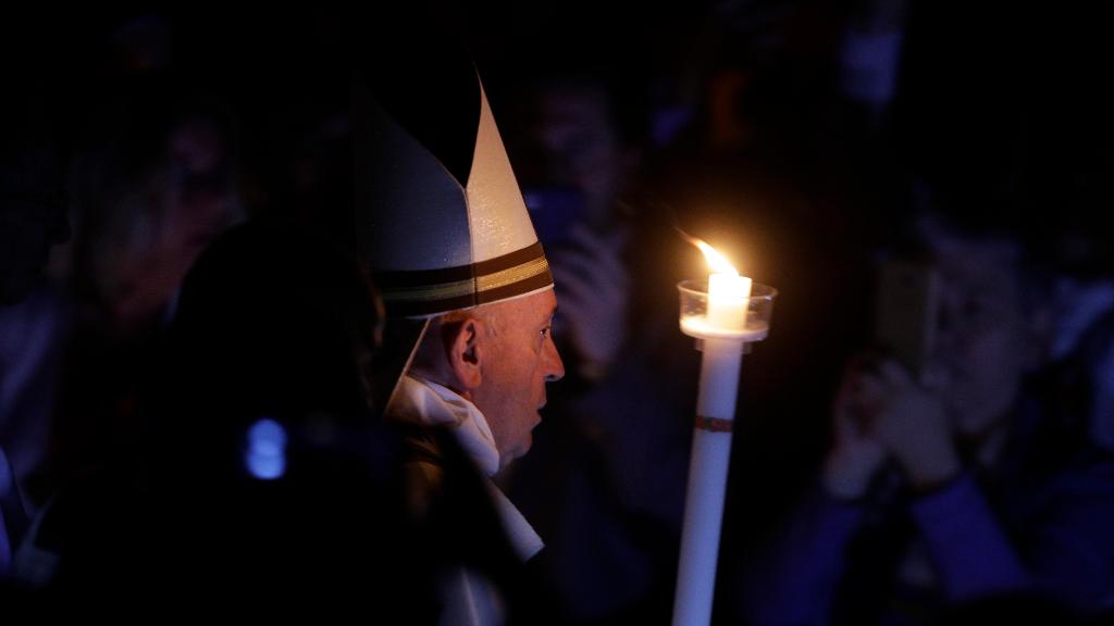Il Papa: “La vita non finisce in una tomba, non seppellire la speranza”